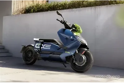 BMW CE 04
