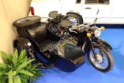 Chang-Jiang 750 BG (with sidecar)