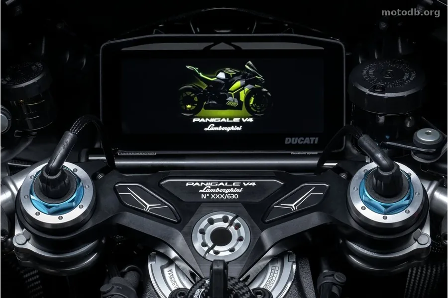 Ducati 1100 Panigale V4 Lamborghini