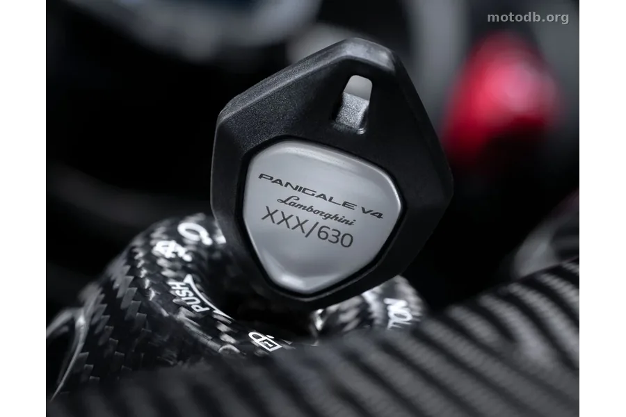 Ducati 1100 Panigale V4 Lamborghini