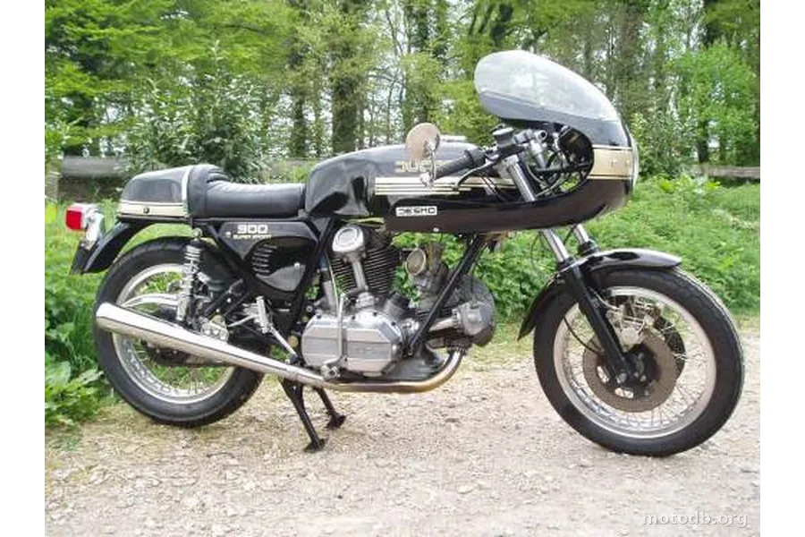 Ducati 900 SS
