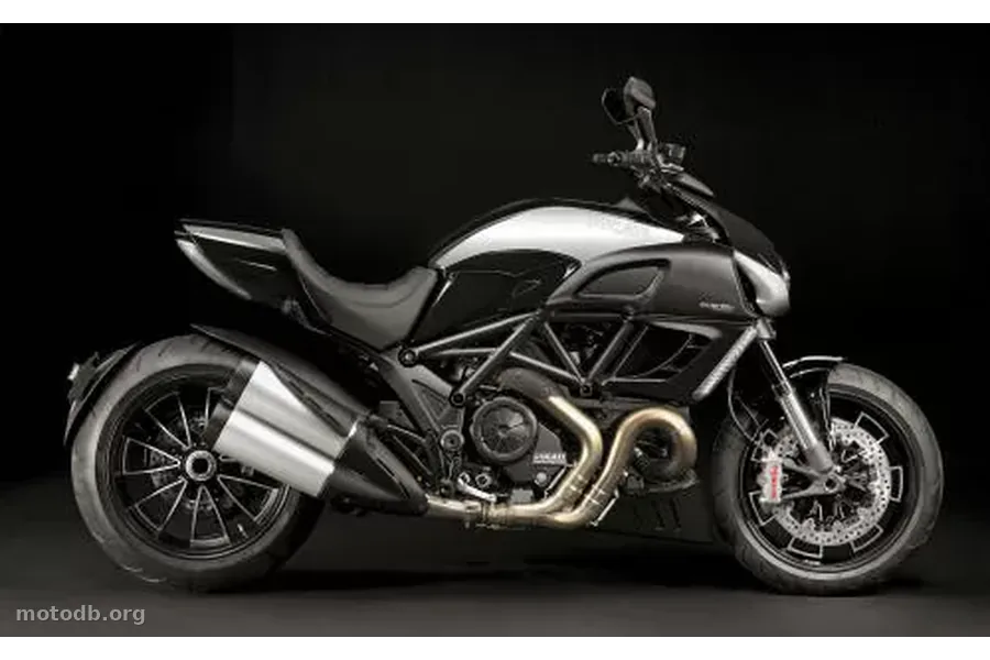 Ducati DIAVEL 1200 CROMO