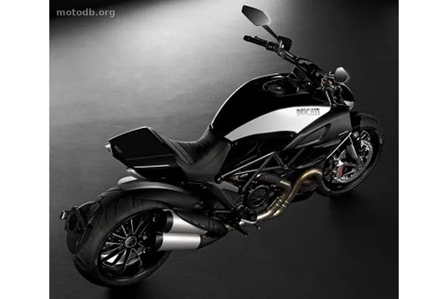 Ducati DIAVEL 1200 CROMO