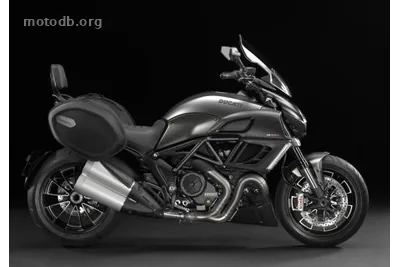 Ducati DIAVEL 1200 STRADA