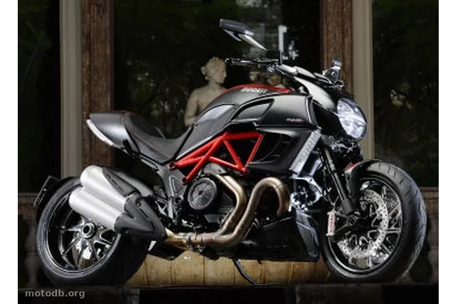 Ducati DIAVEL CARBON 1200