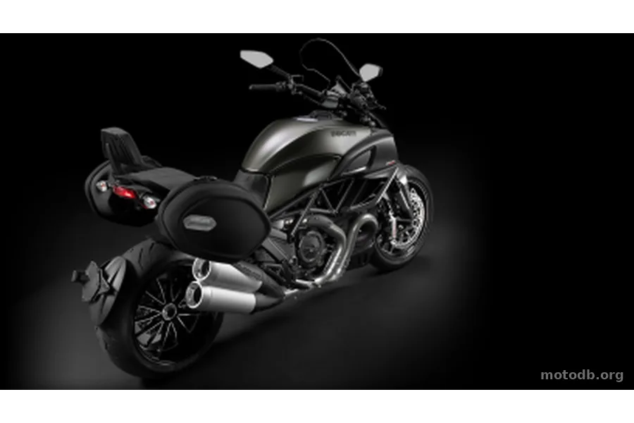 Ducati Diavel Strada