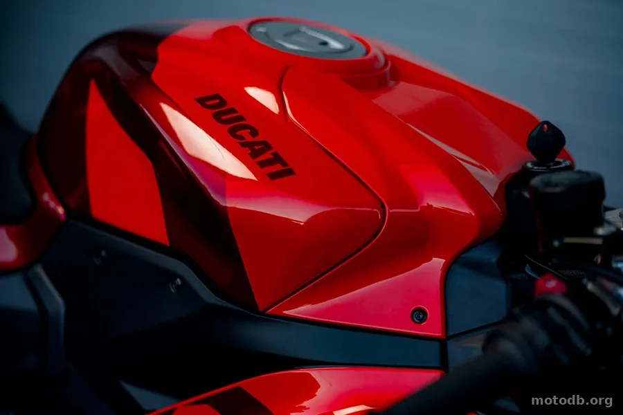 Ducati Panigale V2 MM93