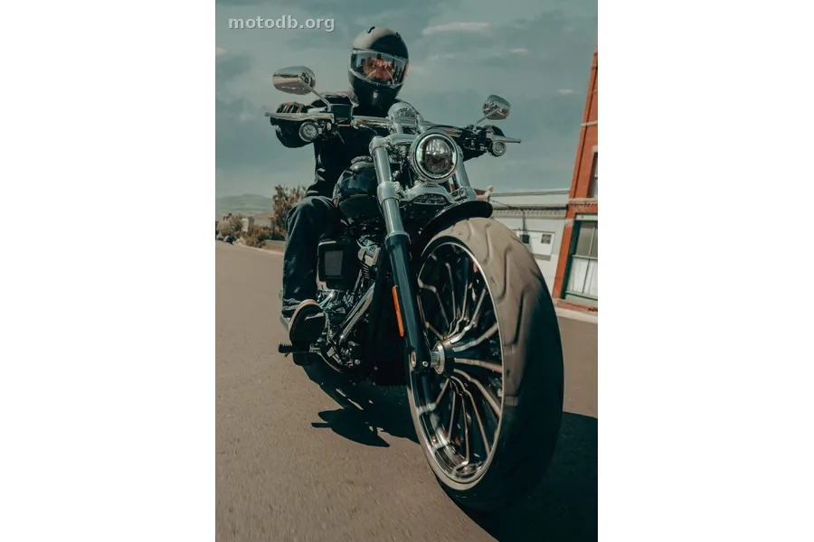 Harley-Davidson 1920 Softail Breakout FXBR