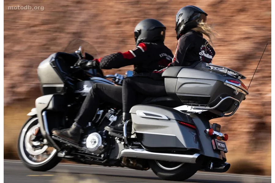 Indian 1830 Pursuit Limited / Dark Horse