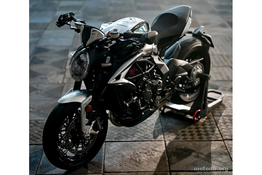 MV Agusta 800 Dragster RR Ottantesimo