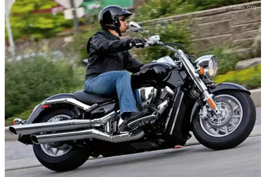 Suzuki C 800 INTRUDER