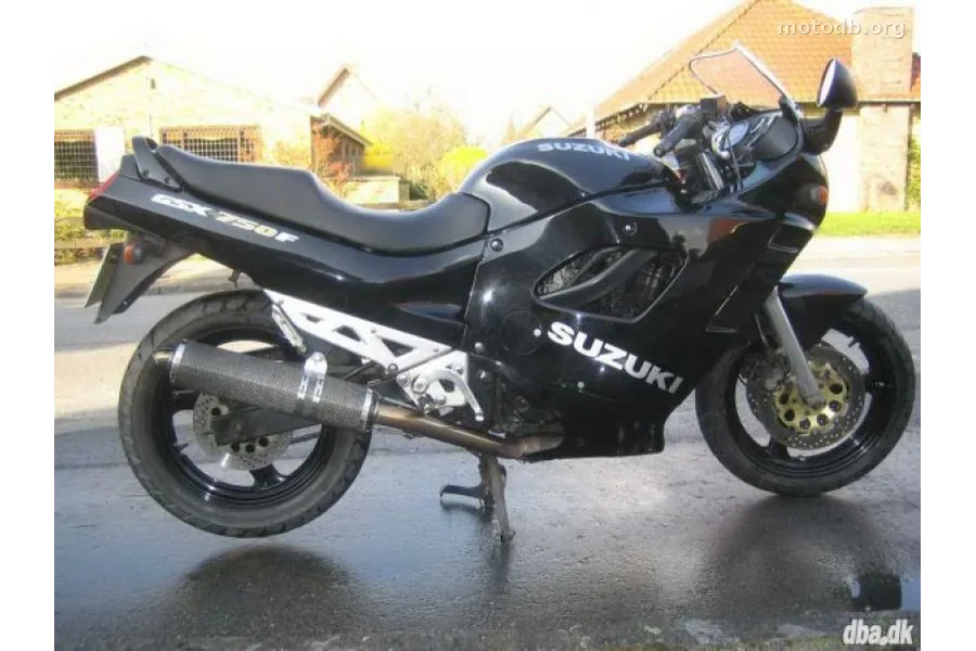 Suzuki GSX 750 F