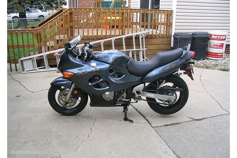 Suzuki GSX 750 F