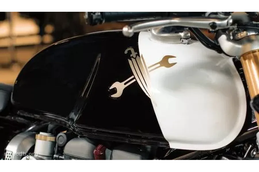 Triumph 1200 Thruxton RS édition DGR