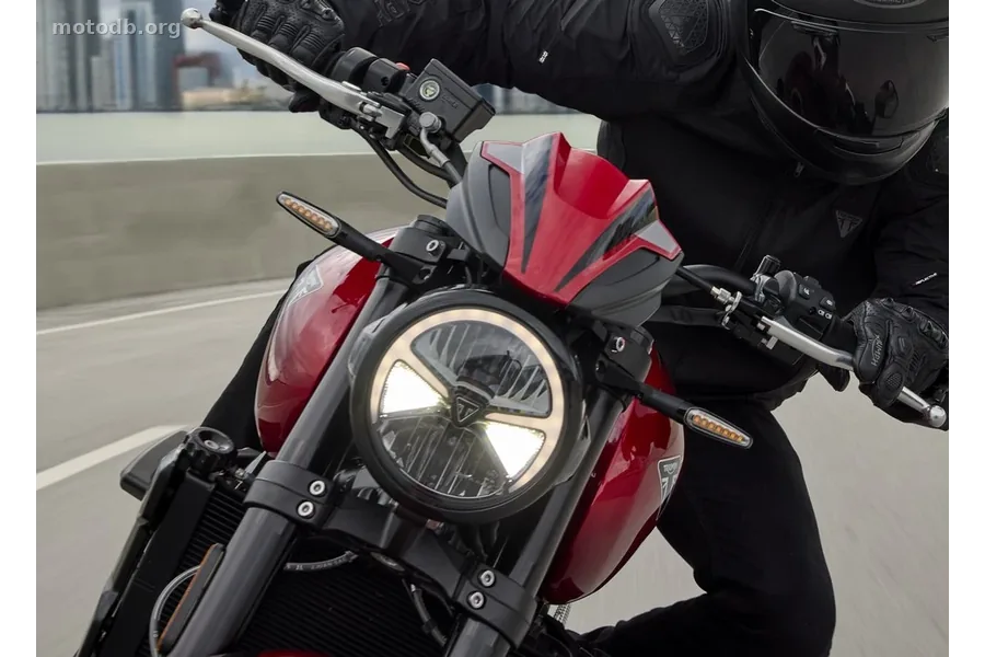 Triumph 800 Trident