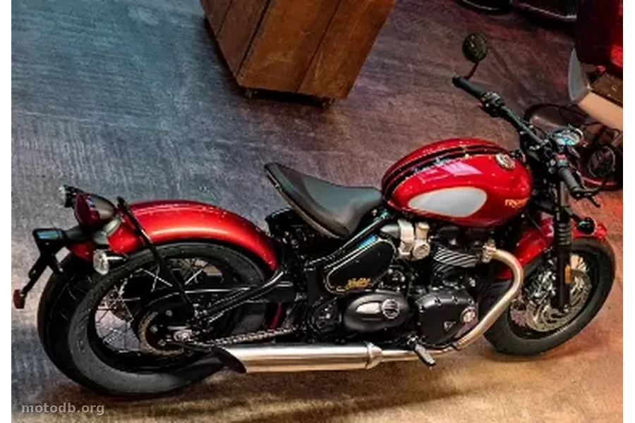 Triumph Bonneville Bobber Chrome Edition