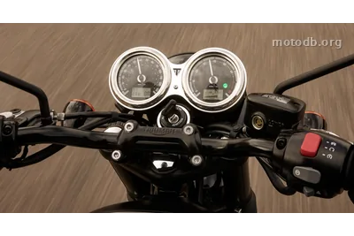 Triumph Bonneville T120 Black