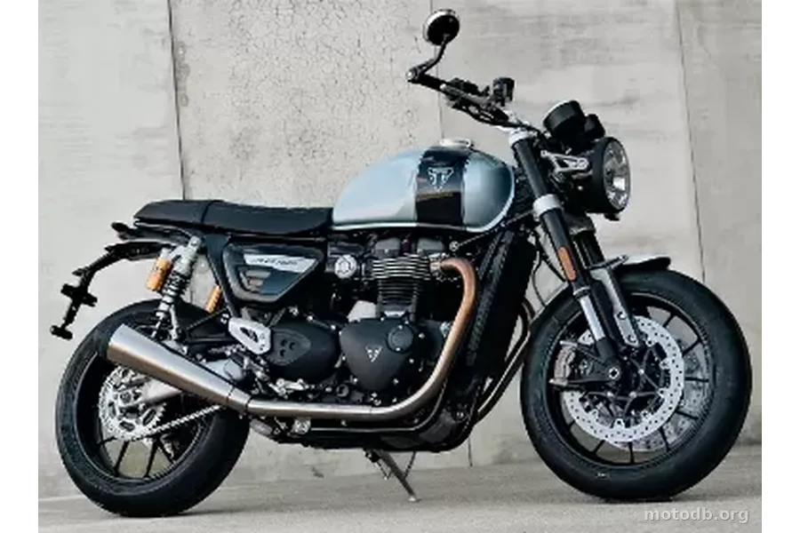 Triumph Speed Triple 1200 RR Breitling