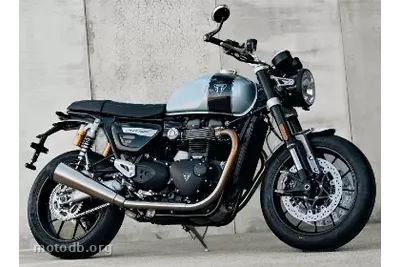 Triumph Speed Triple 1200 RR Breitling