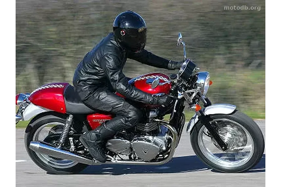 Triumph Thruxton 900