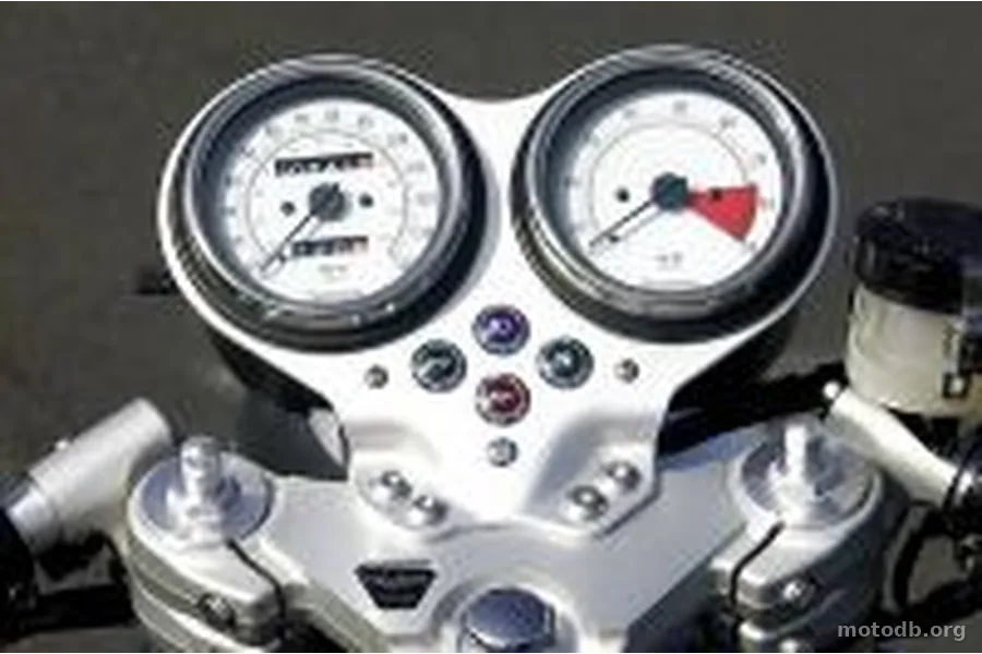 Triumph Thruxton 900