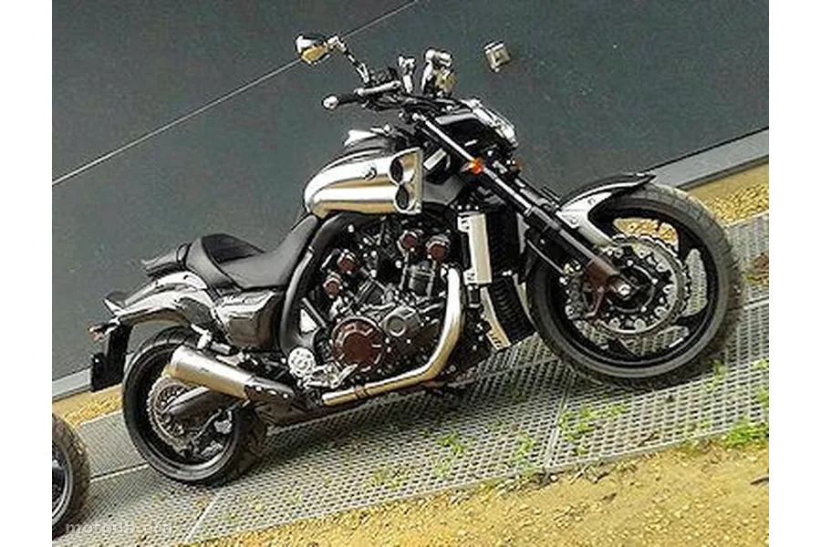 Yamaha 1700 V-MAX CARBON