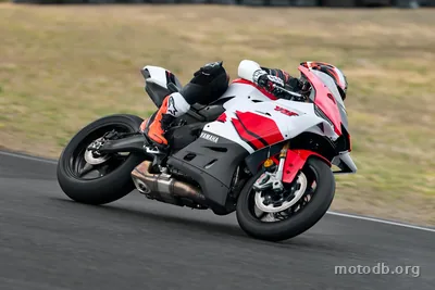 Yamaha R9 900 70ème anniversaire