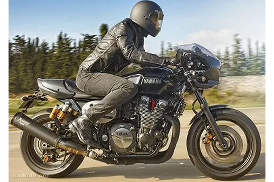 Yamaha XJR1300 Racer