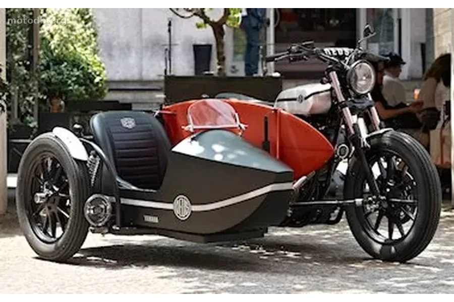 Yamaha XV 950 Yard Built -D-Side-